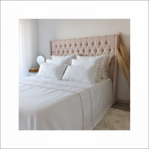 Angela Pinheiro Cama Estofada Capitone